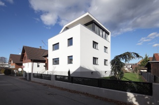 Straßenansicht bei Tag Straßenansicht bei Tag