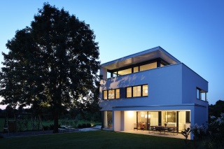 Südansicht bei Nacht Südansicht bei Nacht