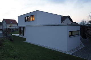 Nordwestfassade bei Nacht Nordwestfassade bei Nacht