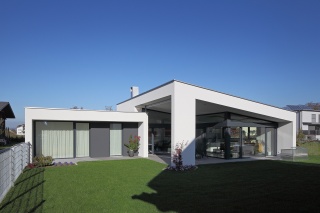 Südfassade mit Garten Südfassade mit Garten