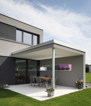 Überdachter Sitzplatz Überdachter Sitzplatz