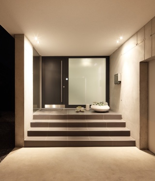 Eingangsbereich bei Nacht Eingangsbereich bei Nacht