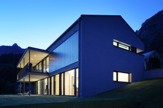 Südostfassade bei Nacht Südostfassade bei Nacht