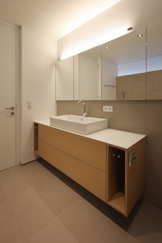 Waschtisch mit Spiegelschrank Waschtisch mit Spiegelschrank