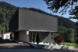 Straßenseite Straßenseite