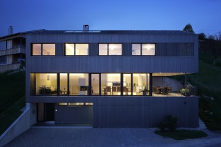 Südfassade bei Nacht Südfassade bei Nacht