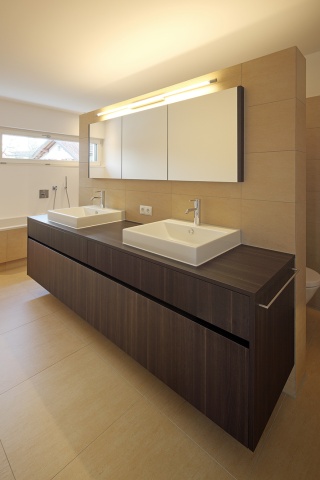 Waschtisch mit Spiegelschrank Waschtisch mit Spiegelschrank